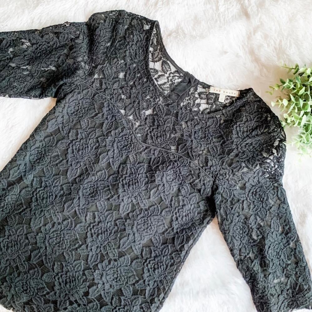 Red Haute | Black Size XS Lace 3/4 Sleeve Top